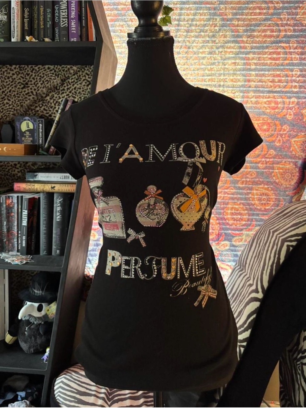 y2k Black Graphic 'Je T'Amour Perfume' Women's Tee